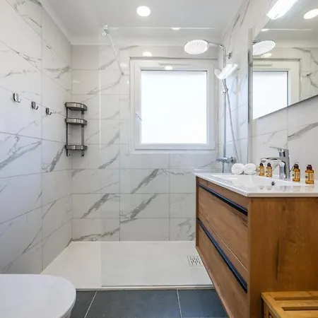 شقة Le Coq Victoria - Parking - Ac - Wifi *